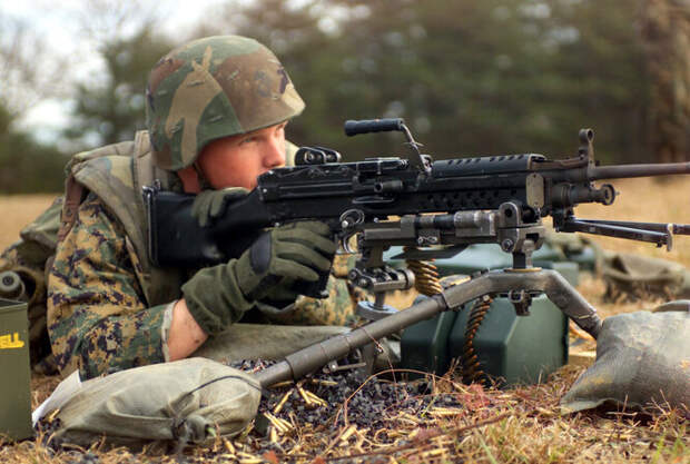 5,56-мм ручной пулемет M249 SAW