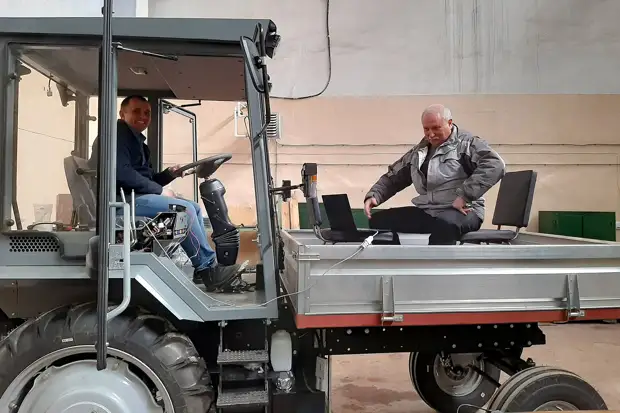 В России разработали электрический трактор