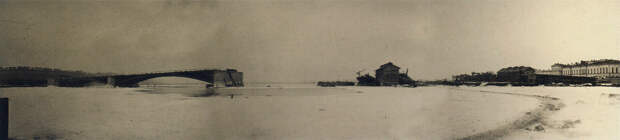 Панорама строительства Литейного моста.Подготовительные работы для двух пролетов с Выборгской стороны,19 февраля 1879