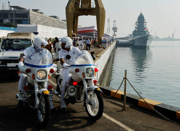 Индия отправила военные корабли к Ормузскому проливу. Какая задача им поставлена?