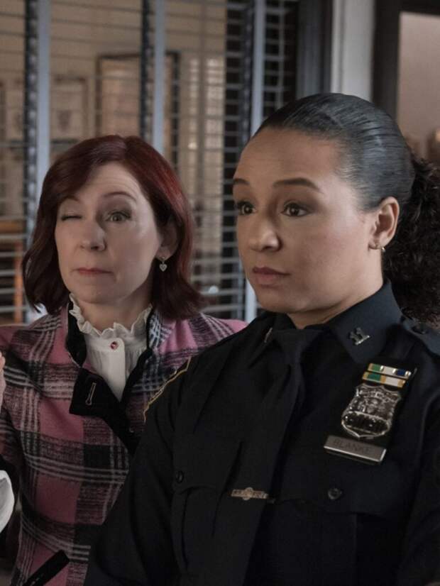Carrie Preston as Elsbeth Tascioni, Carra Patterson as Kaya Blanke