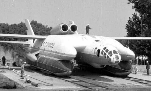 В 1972 в СССР построили самый странный самолет в истории. ВВА-14 были не нужны аэродромы