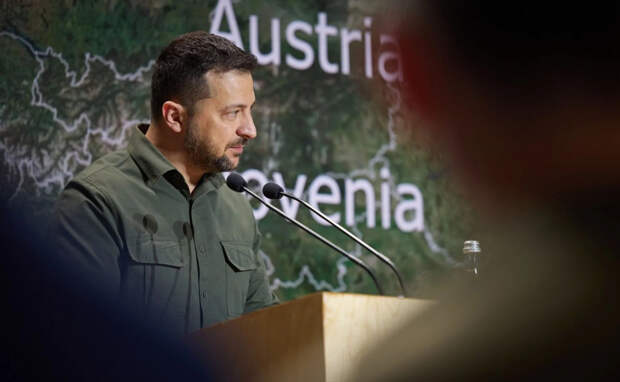 Василий Вакаров назвал причины конфликта Залужного с Зеленским