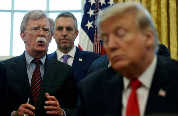 Болтон раскритиковал Трампа