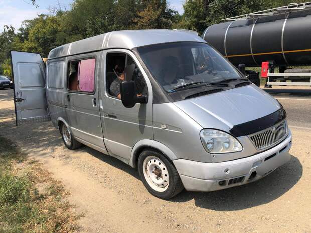 В Тимашевском районе пассажиров в "Газели" перевозили без сидений