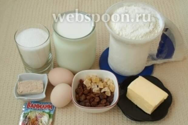 Для приготовления пасхальных куличей нам понадобится кипячёное молоко, мука, сахар, сливочное масло, яйца, свежие дрожжи, ванилин, изюм и цукаты.