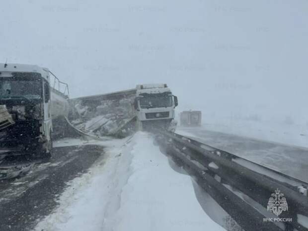 На М-4 образовалась многокилометровая пробка из-за массового ДТП под Тулой