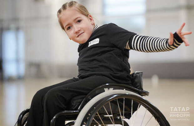 «Чемпион булачагы күренеп тора»: Лисичанскидан биюче инвалид кызның хыялга юлы