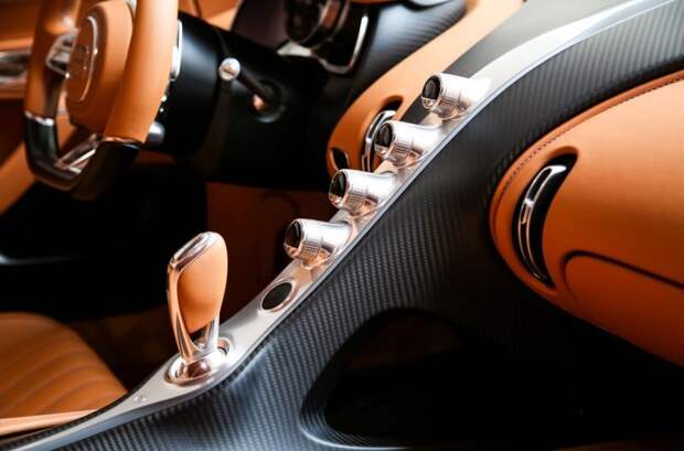 Сколько стоит подержанный Bugatti Chiron? Трехлетний гиперкар продают с хорошей скидкой