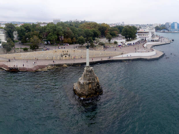 Три политолога проанализировали реальность угроз Киева Крыму