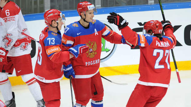 Сегодня. Москва. Россия - Дания - 10:1. Максим ЧУДИНОВ (№73), Вадим ШИПАЧЕВ (№87) и Артемий ПАНАРИН. Фото Алексей ИВАНОВ, "СЭ"