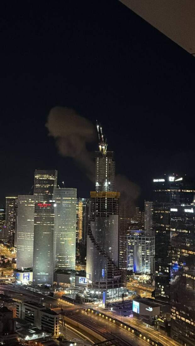 🇮🇷⚔️🇮🇱Удар Ирана по Тель-Авиву попал в прямой эфир США: взрывы в центре города