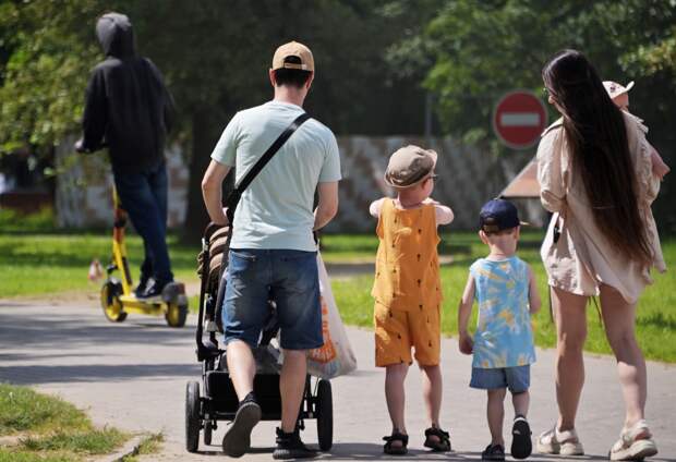 В Госдуме предложили особый рабочий график для многодетных родителей