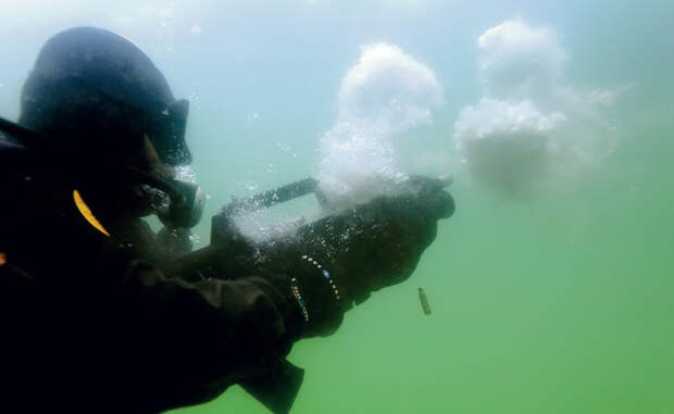 Автомат-амфибия, который умеет стрелять под водой