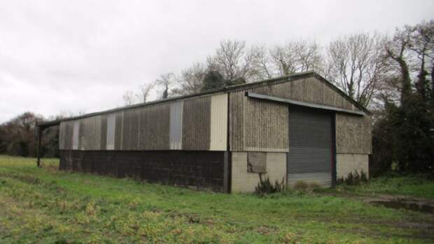 Британский застройщик Роб Лонд-Кок (Rob Lond-Caulk) преобразил сельскохозяйственное строение в Норфолке, Великобритания. Фото "до": дизайн, до и после, дом, жилье, переделка, ремонт, трансформация