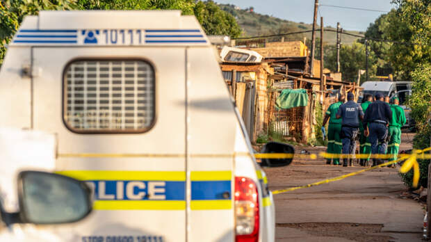 Громкое ограбление попало на видео: преступники взорвали автомобиль с деньгами