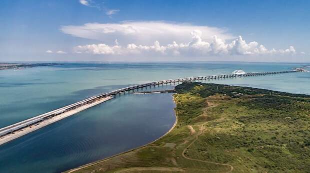 Внимание! Крымский мост перекрыт, авиационная ракетно-бомбовая опасность