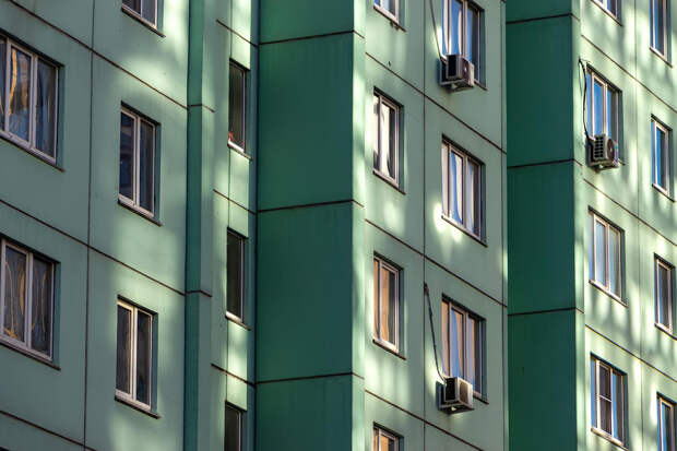 Россиянка захотела установить защиту на окна от дронов и лишилась денег