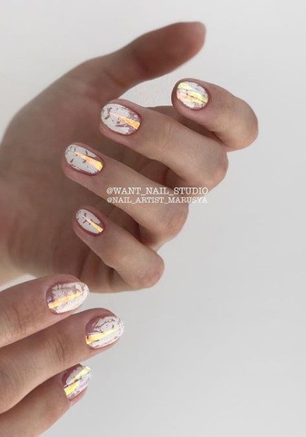 Белый маникюр на короткие ногти