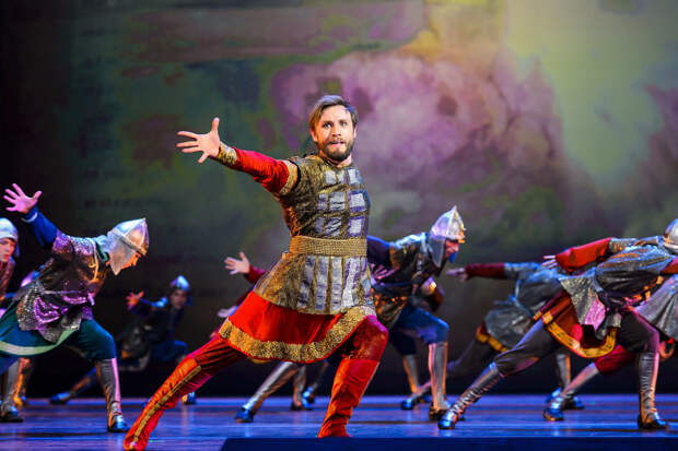 Сцена из спектакля «Князь Владимир»