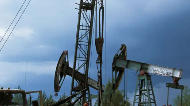 Два ливийских порта приостановили отгрузку нефти на фоне протестов