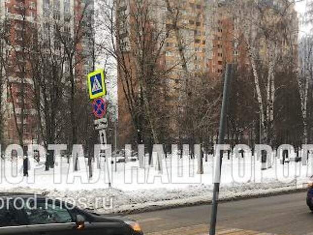 На бульваре Генерала Карбышева установили знак «Пешеходный переход»
