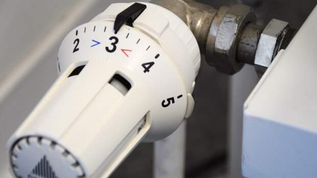 Тысячи жителей Невского района рискуют замерзнуть ночью без отопления