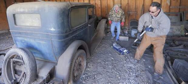 В Иллинойсе 90-летний автомобиль простоял в гараже 50 лет marmon, авто, автомобили, находка, олдтаймер, ретро авто, сарай, старинный автомобиль