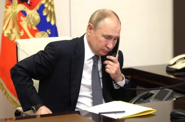 Путин поздравил главу Ирана Пезешкиана с годовщиной Исламской революции