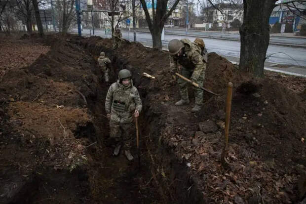 Немецкий эксперт считает, что обороняющие Селидово украинские силы отступят из города из-за угрозы окружения