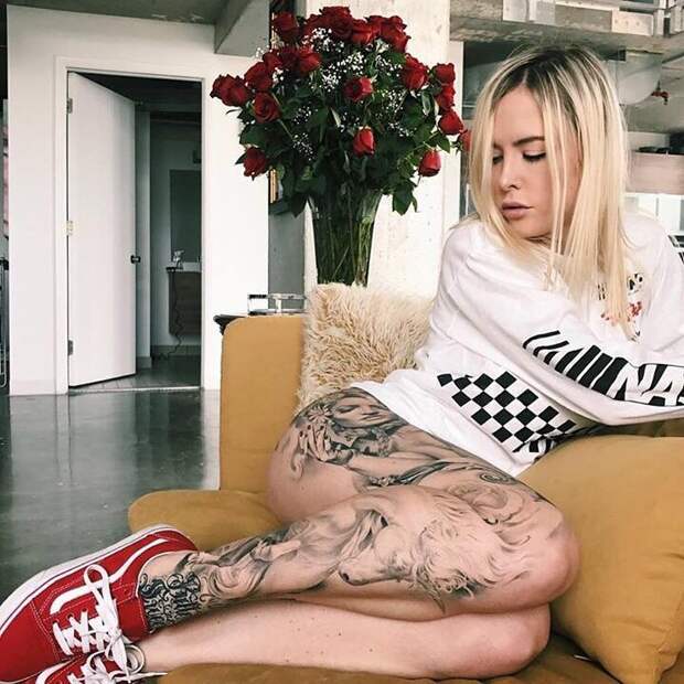 Татуировки на ногах девушки tattoo, Синяя болезнь, девушки с тату, девушки с татуировками, красивые девушки, наколки, тату, татуировки