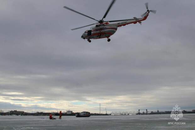В Архангельске прошли учения с применением авиации МЧС России
