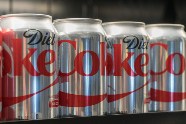 Диетолог Атаманова: одна банка колы в день ухудшает память и вербальную беглость