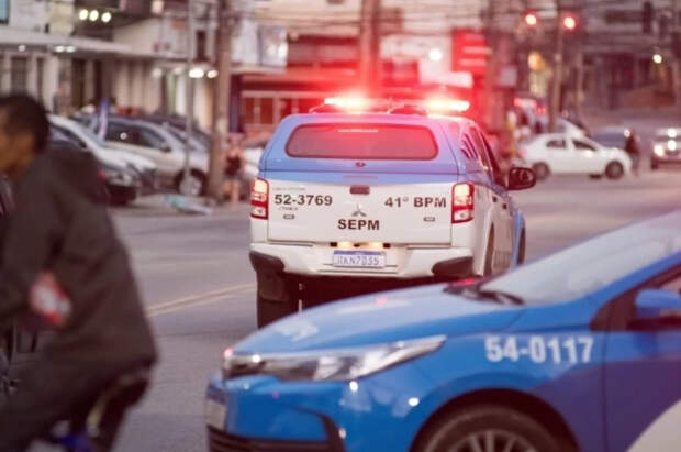 21-летняя бразильская певица погибла во время катания на карусели