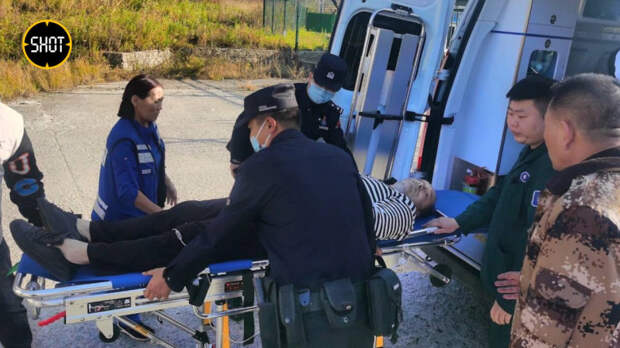 Китайские пограничники и врачи спасли жизнь российскому дальнобойщику Китайские пограничники и врачи спасли жизнь российскому дальнобойщику