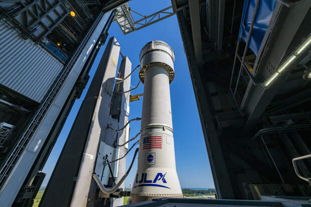 Установленный на вторую ступень РН Atlas V КК «Старлайнер», под которым видна цилиндрическая аэродинамическая юбка. Credit: ULA.