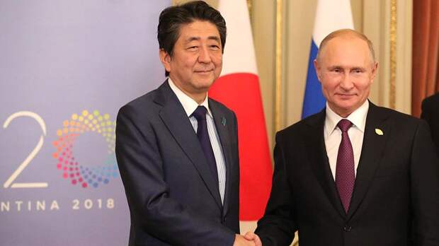 Экс-премьер Японии Синдзо Абэ: Путин является искренним человеком и любит черный юмор