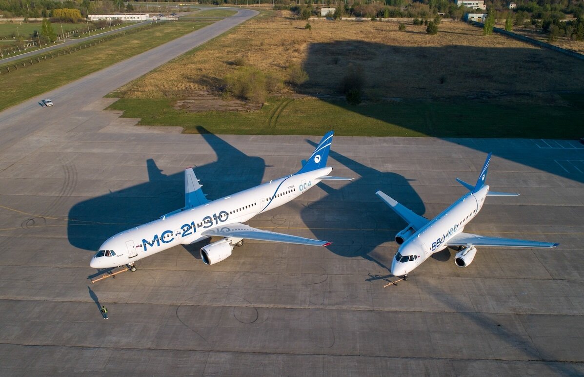 Фото: Самолеты МС-21 и SSJ 100