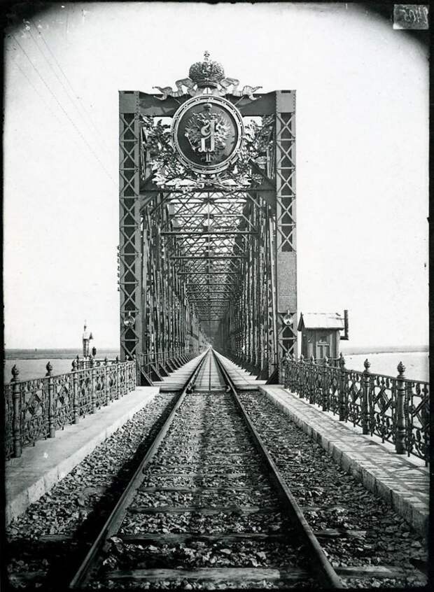 Александровский мост через Волгу в Сызрани. 1894 г