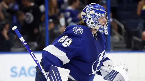 Василевский стал первым вратарём в истории НХЛ, завершившим четыре серии подряд матчами без пропущенных шайб