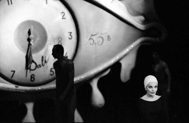 1962. Театр на Елисейских Полях в Париже, Декорации Сальвадора Дали