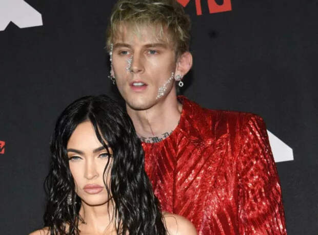 Раненое сердце: Machine Gun Kelly дал загадочный комментарий на фоне расставания с Фокс
