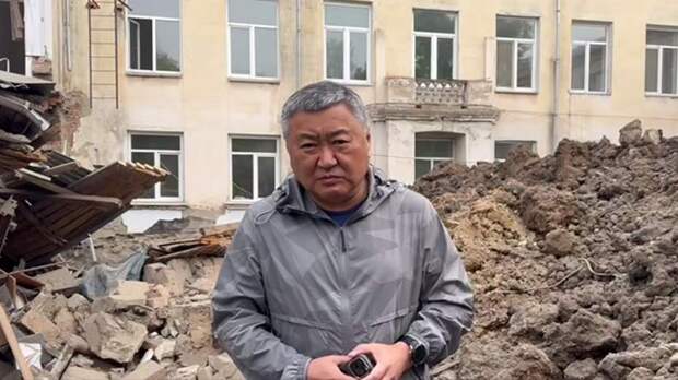 Школьный спортзал обрушился в ходе капремонта в городе Артём