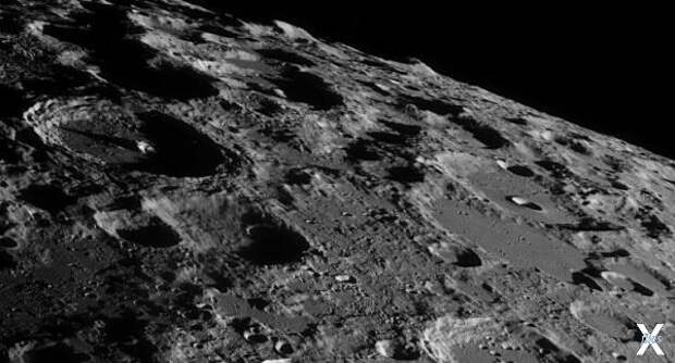 Луну тоже обвиняют в искусственности
