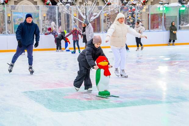 Бесплатные фестивальные катки в СЗАО будут работать до конца зимы