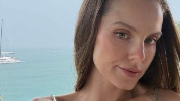 «Укусила какая-то тварь»: Клюкина пострадала во время отпуска на Сейшелах