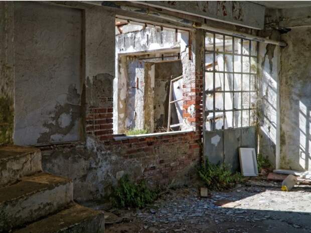 Двух девушек из Челябинска нашли мертвыми в заброшенном здании