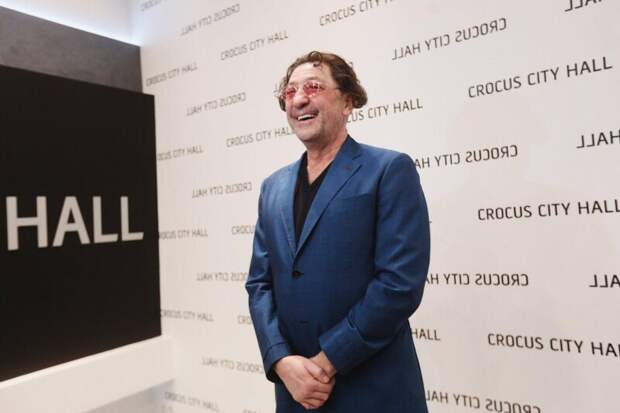 Юная любовь ушла: 62-летний артист вернулся к бывшей жене, назвав развод «одной из самых серьезных своих ошибок»