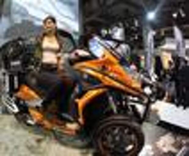 Инновационные Quadro 350D и Quadro 4D на выставке EICMA 2012