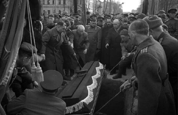 Похороны генерала Н.Ф. Ватутина в Киеве